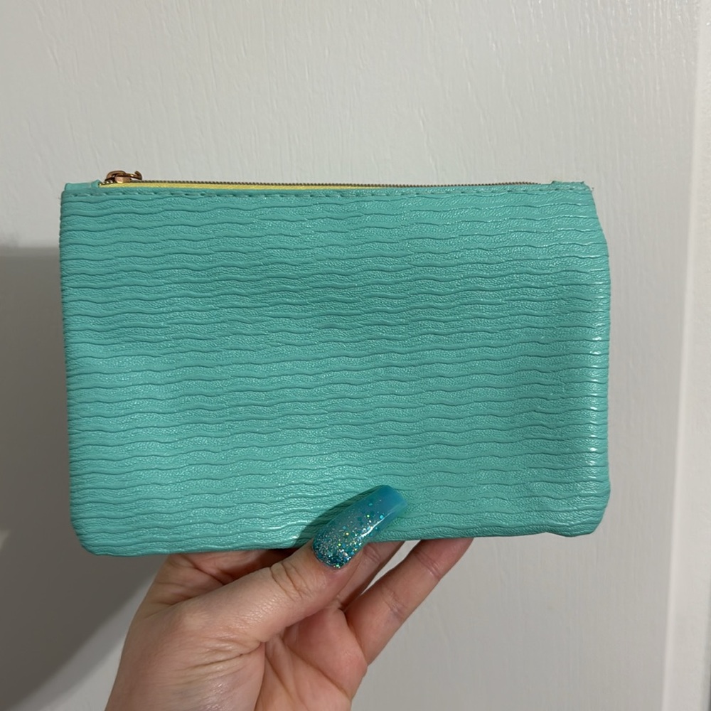 Small makeup bag bundle - Picture 9 of 11